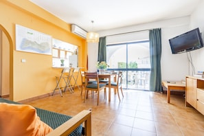 تلفزيون، كُتُب