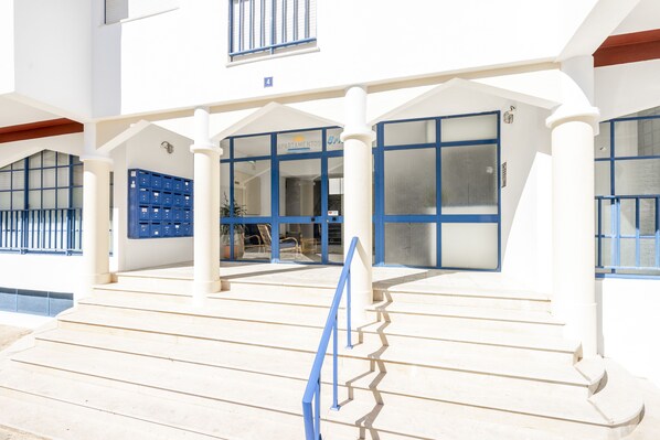 تفاصيل الفندق من الخارج