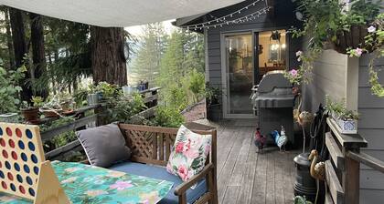 Modern,Clean,Home in the Heart of The Ave. of the Giants ,STARLINK,Gated