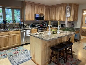 Fridge, microwave, oven, stovetop - Modern,Clean,Home in the Heart of The Ave. of the Giants ,STARLINK,Gated (Miranda)