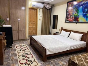Deluxe-Doppelzimmer | Bügeleisen/Bügelbrett, kostenloses WLAN