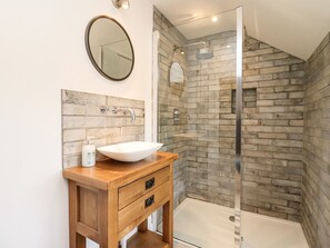 Shower - The Nook (Stroud)