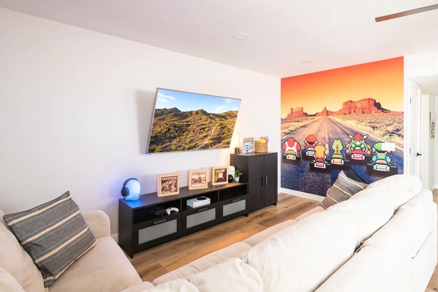 Smart TV, videojuegos, reproductor de DVD y libros 