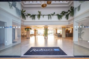 Lobby - Radisson Blu Resort Lanzarote - Adults Only +16 (Teguise)