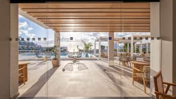 4 piscinas al aire libre, sombrillas, tumbonas