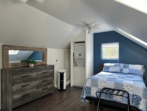2 bedrooms, desk, iron/ironing board, free WiFi