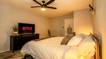 3 bedrooms, desk, iron/ironing board, free WiFi