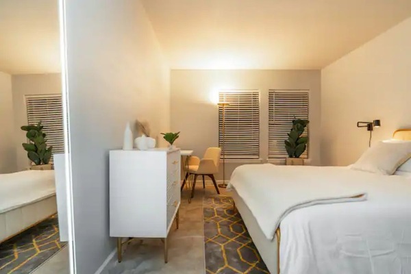3 bedrooms, desk, iron/ironing board, free WiFi