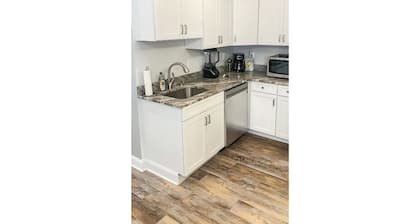 Cozy Modern Micro Apt in the Heart of Fells Point!