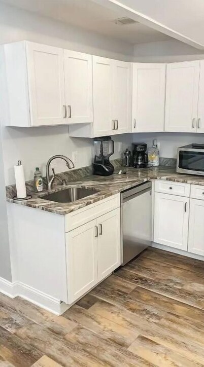 Cozy Modern Micro Apt in the Heart of Fells Point!