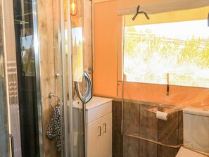 Shower - Semira Tent Lodge (Totnes)