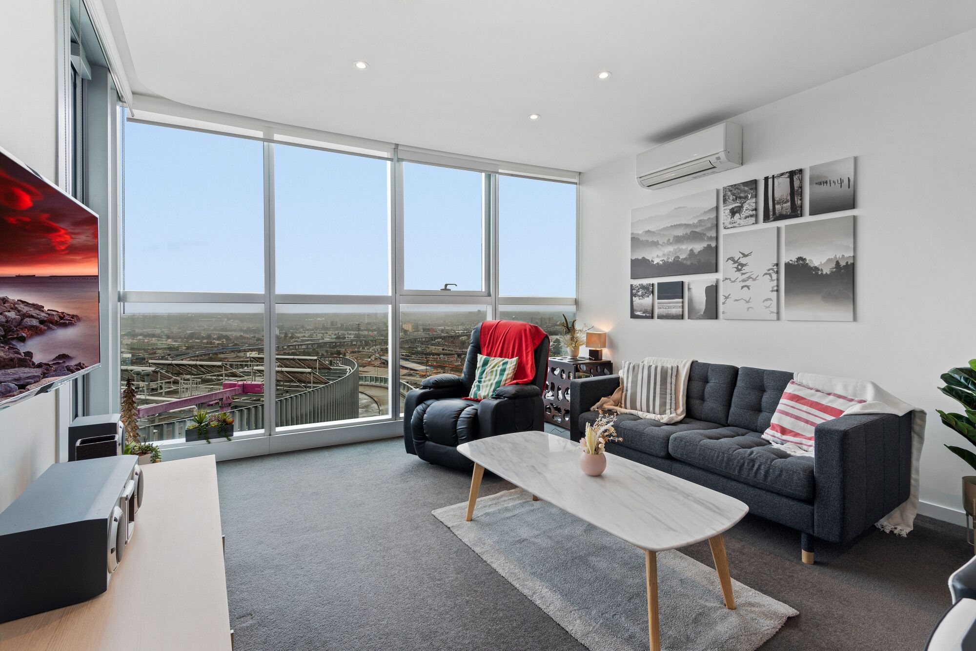Modern Cosy 1-Bed Apartment with Great Views