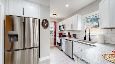 Fridge, microwave, oven, stovetop. Groovy Getaway in the Heart of Denver