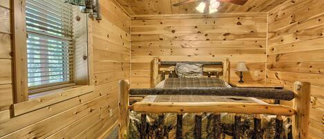 8 bedrooms, WiFi (free), bed sheets