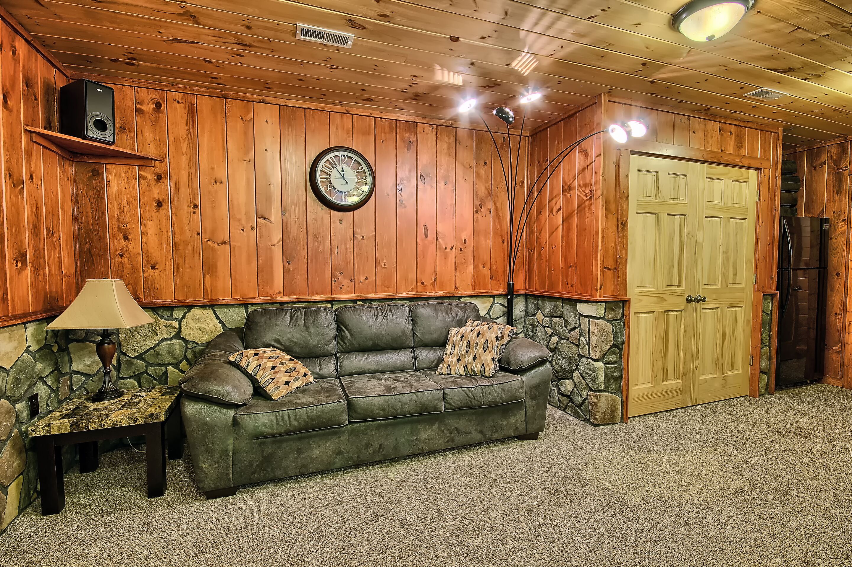 Fireplace, DVD player