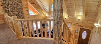 Dogwood Lane Lodge- sleeps up to 18 -Hocking Hills