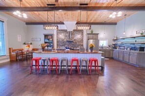 Dining - Chapel Valley Lodge - Unique, in the Hocking Hills (Logan)