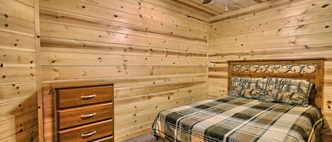 5 bedrooms, WiFi (free), bed sheets