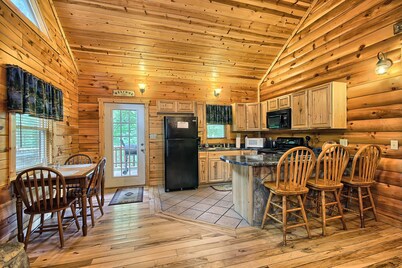 Hunter's Retreat - Cozy Cabin, near Old Man's Cave