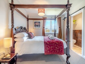 4 bedrooms, free WiFi, bed sheets - 4 bedroom accommodation in Wimborne (Wimborne)