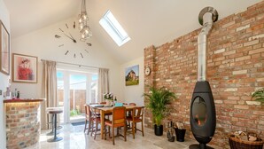 Dining - 4 bedroom accommodation in Wimborne (Wimborne)