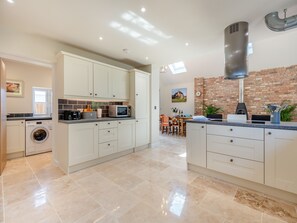 Interior - 4 bedroom accommodation in Wimborne (Wimborne)