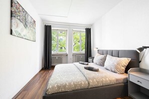3 bedrooms, iron/ironing board, WiFi, bed sheets - Living in Munich City Center (München)