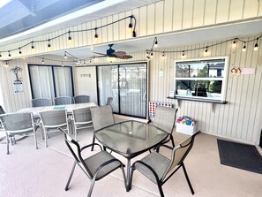 Outdoor dining