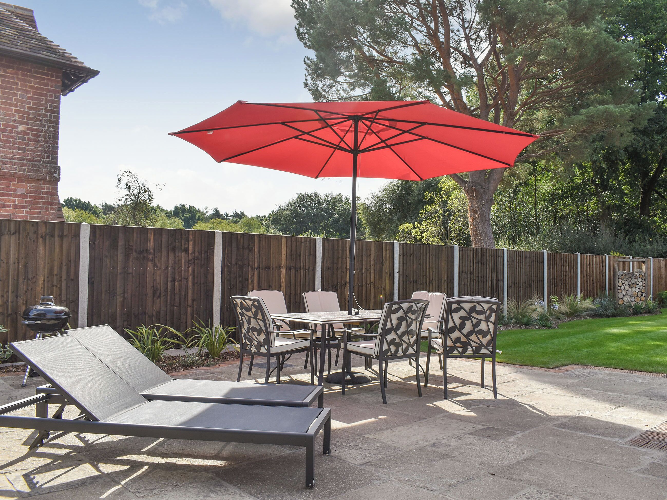 Outdoor area | The Workshop - Bedborough Farm Cottages, Wimborne
