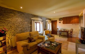 Comfort Studio Suite, 2 Bedrooms | Free WiFi, bed sheets