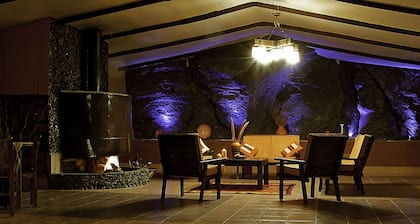 Hotel Mallku Cueva