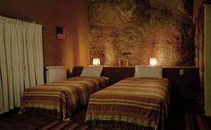 Standard Twin Room, Multiple Bedrooms | Free WiFi, bed sheets - Hotel Mallku Cueva (Colcha K)