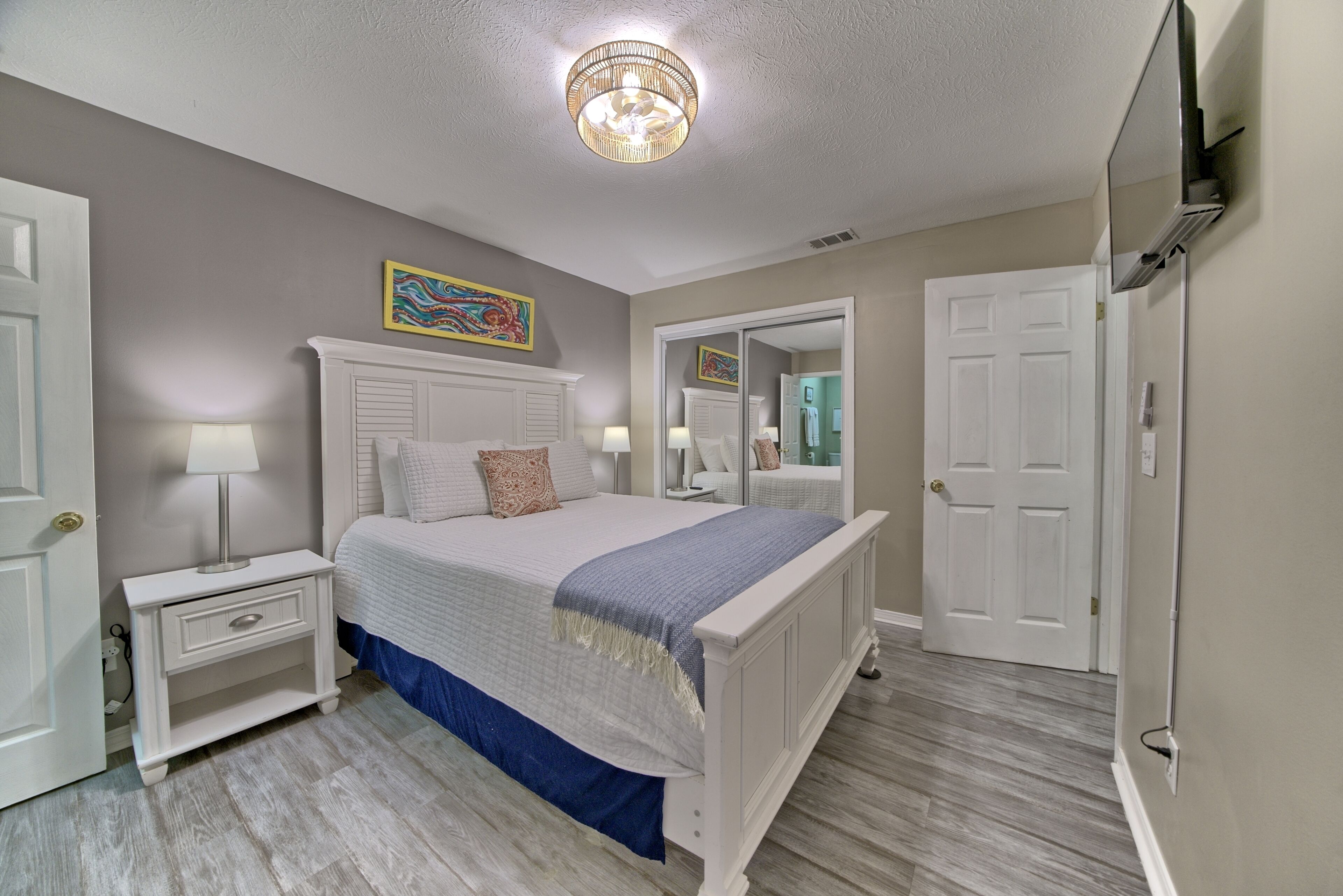 2 habitaciones, escritorio, tabla de planchar con plancha y wifi gratis 