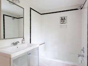 Ensemble baignoire-douche