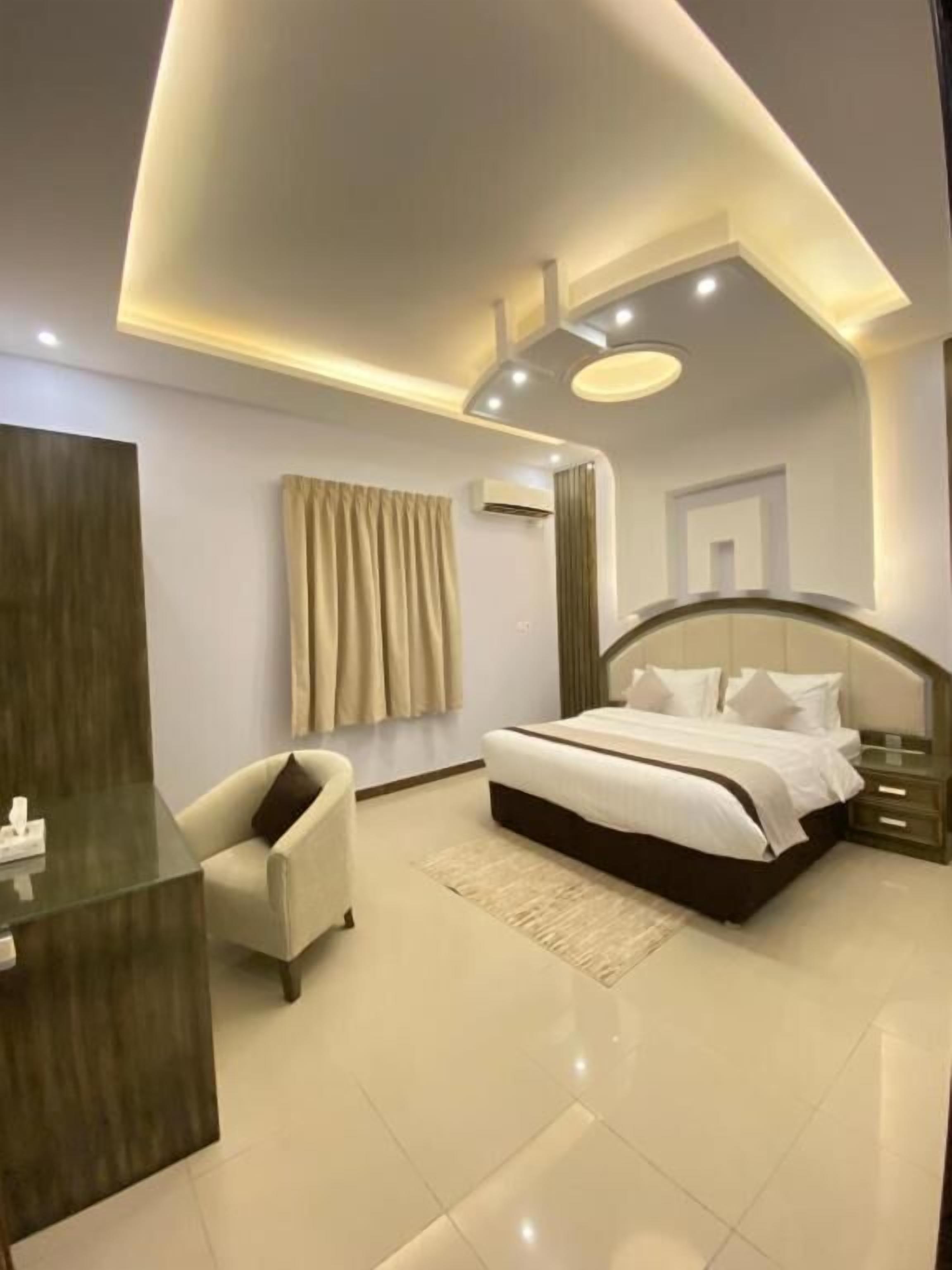 غرفة عادية | 1 غرفة نوم وأغطية فراش متميزة وأسرّة بطبقة علوية مريحة وميني بار