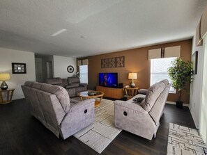 Living area - Remington Large 5 Bedroom Lake View Home with Private Pool (Kissimmee)