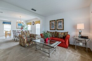 Living area - Remington Large 5 Bedroom Lake View Home with Private Pool (Kissimmee)