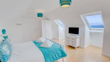 3 bedrooms, individually decorated, individually furnished, free WiFi
