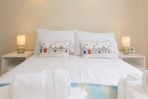3 bedrooms, individually decorated, individually furnished, free WiFi - Atlantic Blue (St Ives)