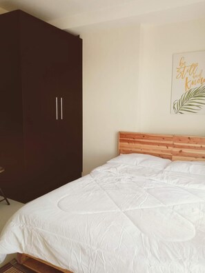 1 chambre, fer et planche à repasser, Wi-Fi gratuit, draps fournis