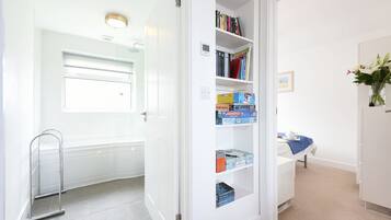 3 bedrooms, individually decorated, individually furnished, free WiFi