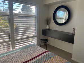 1 slaapkamer, een strijkplank/strijkijzer, gratis wifi, beddengoed