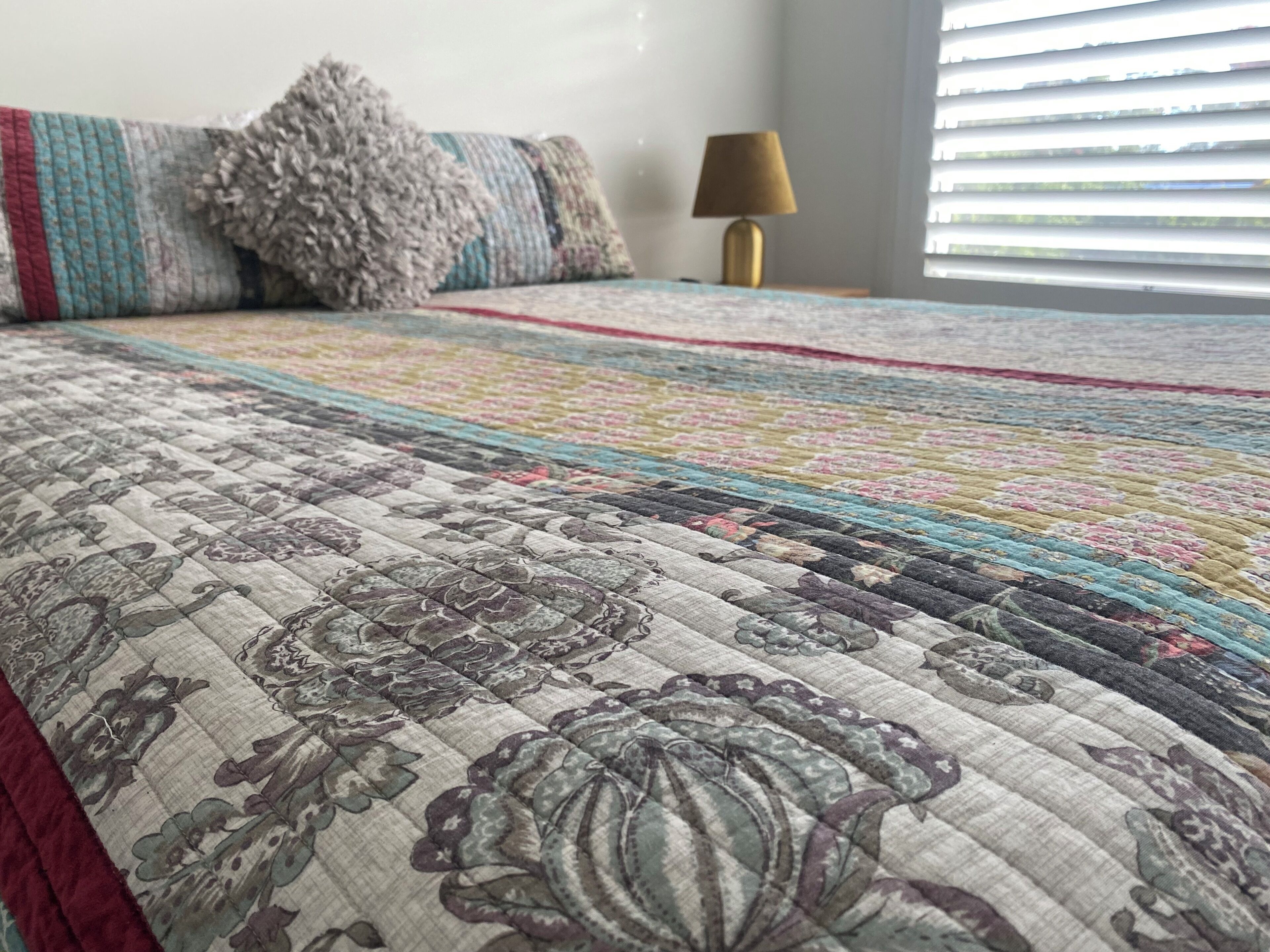 Very comfortable queen bed