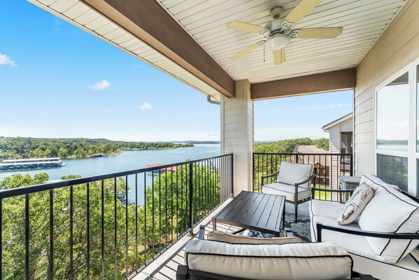 Property grounds - Spectacular 3 Bedroom Lakefront Condo (Branson)