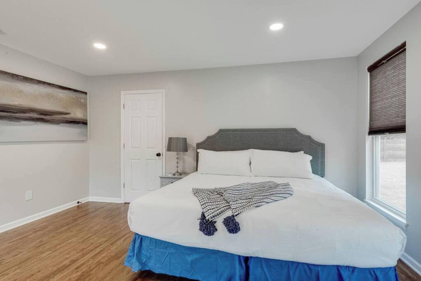 3 quartos, ferros/tábuas de passar roupa, berço de viagem