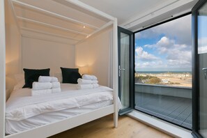 3 bedrooms, individually decorated, individually furnished, free WiFi - Beach View (St Ives)