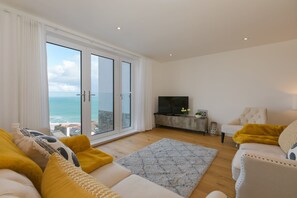 TV - Beach View (St Ives)