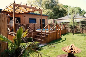 Deluxe Tiny Garden View | 2 bedrooms, Egyptian cotton sheets, premium bedding, in-room safe