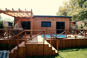 Deluxe Tiny Garden View | 2 bedrooms, Egyptian cotton sheets, premium bedding, in-room safe