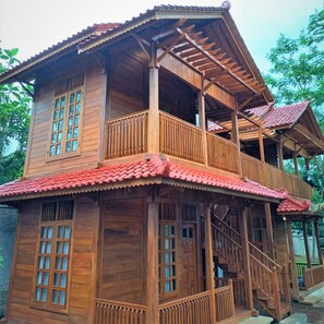 Exterior - 30 minutes to Bogor Botanical Gardens (Jawa Barat)
